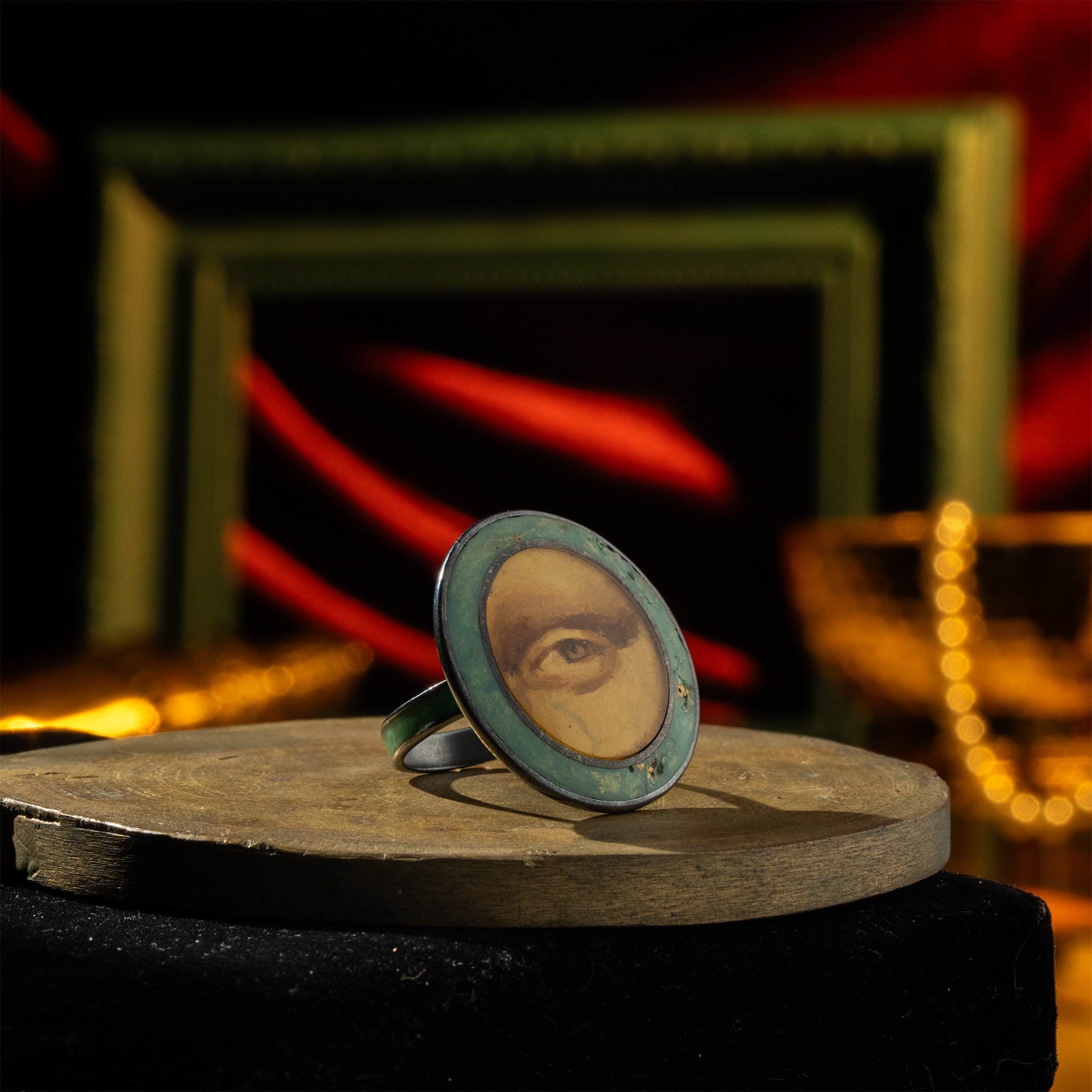 Mona Lisa Eyes Ring